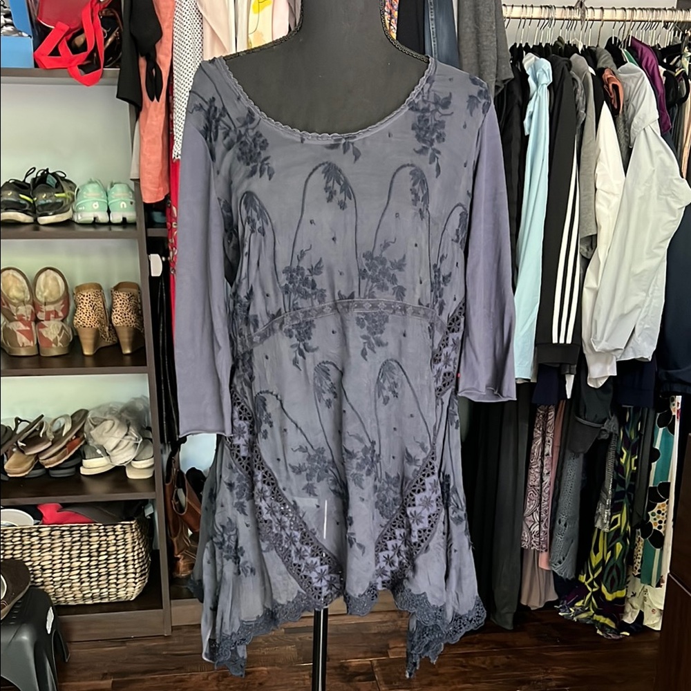 Boho Women's Gray Lace Trim Top/tunic
